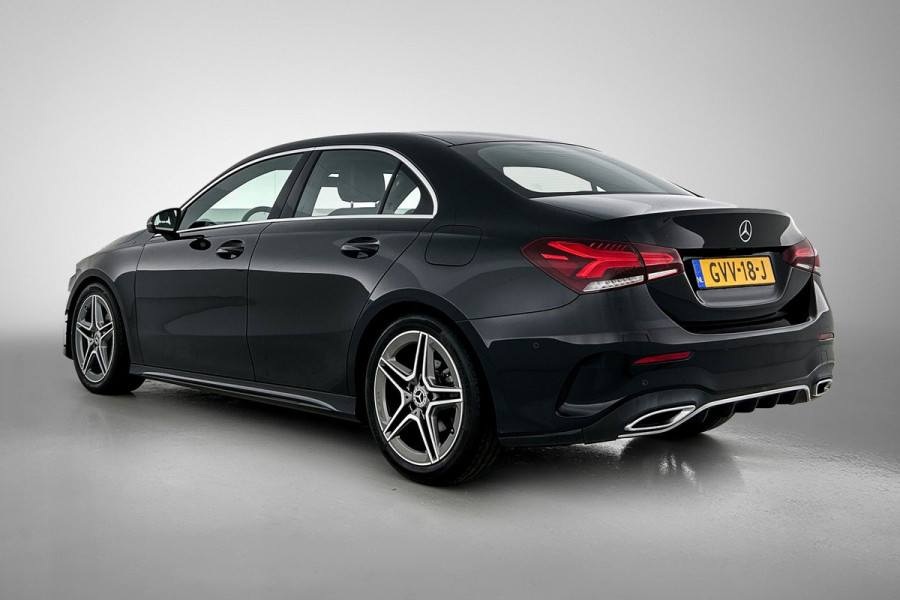Mercedes-Benz A-Klasse 180 AMG-Line Premium Plus(Dealer OnderH, Camera,Navi, Parkeerhulp V+A, Lane assist, Cruise Con, Etc)