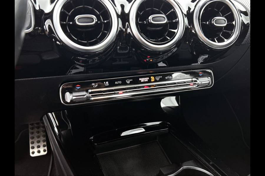 Mercedes-Benz A-Klasse 180 AMG-Line Premium Plus(Dealer OnderH, Camera,Navi, Parkeerhulp V+A, Lane assist, Cruise Con, Etc)