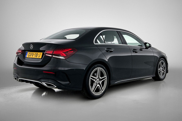 Mercedes-Benz A-Klasse 180 AMG-Line Premium Plus(Dealer OnderH, Camera,Navi, Parkeerhulp V+A, Lane assist, Cruise Con, Etc)