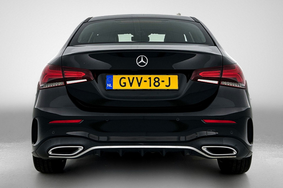 Mercedes-Benz A-Klasse 180 AMG-Line Premium Plus(Dealer OnderH, Camera,Navi, Parkeerhulp V+A, Lane assist, Cruise Con, Etc)