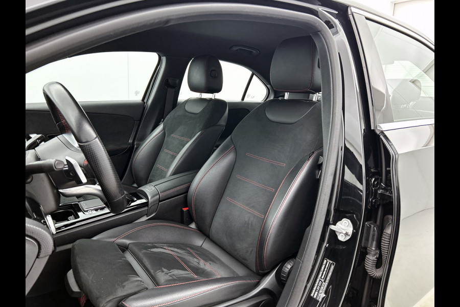 Mercedes-Benz A-Klasse 180 AMG-Line Premium Plus(Dealer OnderH, Camera,Navi, Parkeerhulp V+A, Lane assist, Cruise Con, Etc)