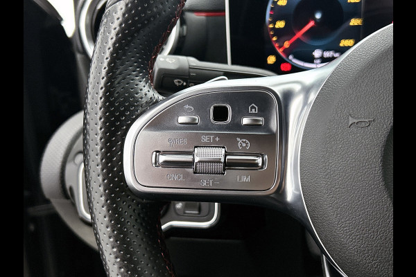 Mercedes-Benz A-Klasse 180 AMG-Line Premium Plus(Dealer OnderH, Camera,Navi, Parkeerhulp V+A, Lane assist, Cruise Con, Etc)