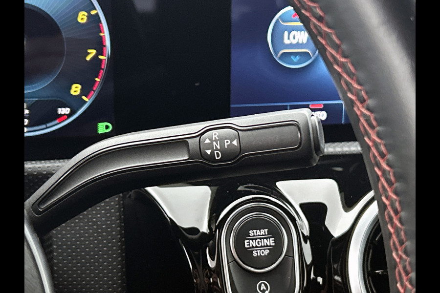 Mercedes-Benz A-Klasse 180 AMG-Line Premium Plus(Dealer OnderH, Camera,Navi, Parkeerhulp V+A, Lane assist, Cruise Con, Etc)