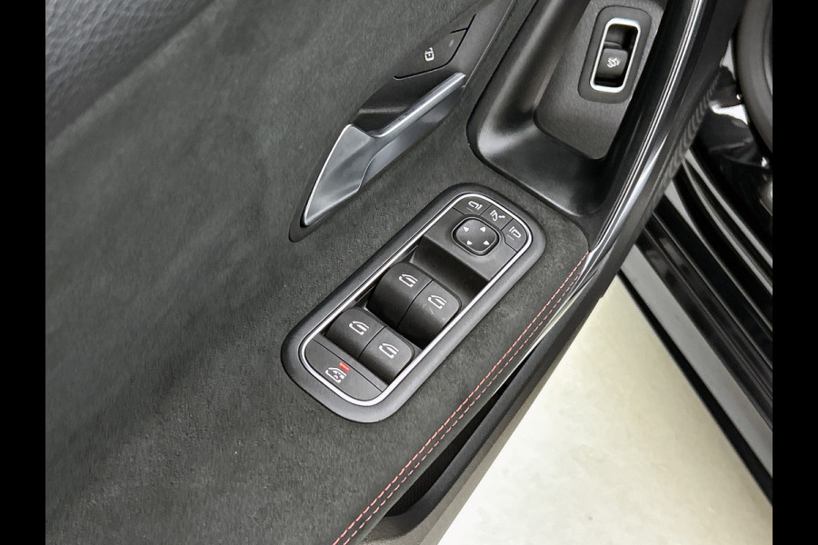 Mercedes-Benz A-Klasse 180 AMG-Line Premium Plus(Dealer OnderH, Camera,Navi, Parkeerhulp V+A, Lane assist, Cruise Con, Etc)