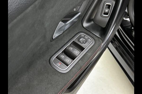 Mercedes-Benz A-Klasse 180 AMG-Line Premium Plus(Dealer OnderH, Camera,Navi, Parkeerhulp V+A, Lane assist, Cruise Con, Etc)