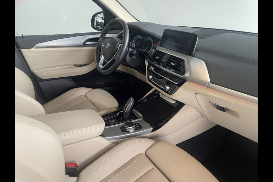 BMW X3 xDrive30i High Executive AUT / Navigatie / 360 Camera Leder / Panorama dak