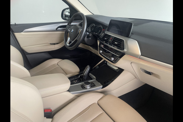 BMW X3 xDrive30i High Executive AUT / Navigatie / 360 Camera Leder / Panorama dak