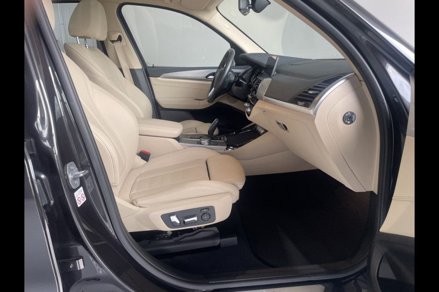 BMW X3 xDrive30i High Executive AUT / Navigatie / 360 Camera Leder / Panorama dak