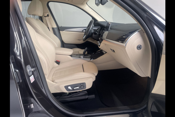 BMW X3 xDrive30i High Executive AUT / Navigatie / 360 Camera Leder / Panorama dak