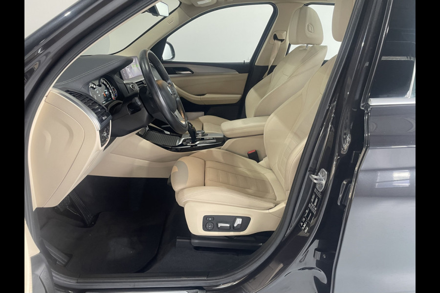 BMW X3 xDrive30i High Executive AUT / Navigatie / 360 Camera Leder / Panorama dak