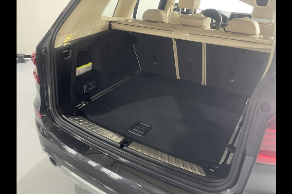 BMW X3 xDrive30i High Executive AUT / Navigatie / 360 Camera Leder / Panorama dak