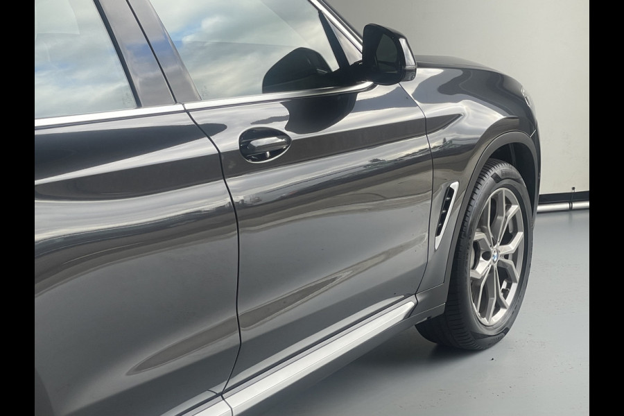 BMW X3 xDrive30i High Executive AUT / Navigatie / 360 Camera Leder / Panorama dak