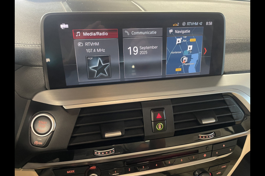BMW X3 xDrive30i High Executive AUT / Navigatie / 360 Camera Leder / Panorama dak