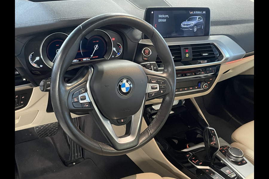 BMW X3 xDrive30i High Executive AUT / Navigatie / 360 Camera Leder / Panorama dak