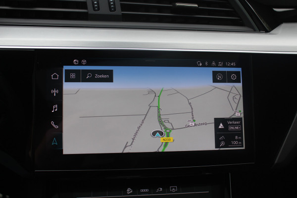 Audi Q8 Sportback e-tron 55 quattro S Edition Competition 115 kWh / SoH 94.8 % / Trekhaak / Panoramadak / Camera / Sfeerverlichting / 21'' / Keyless / Luchtvering / Stuurverwarming / DAB / ACC