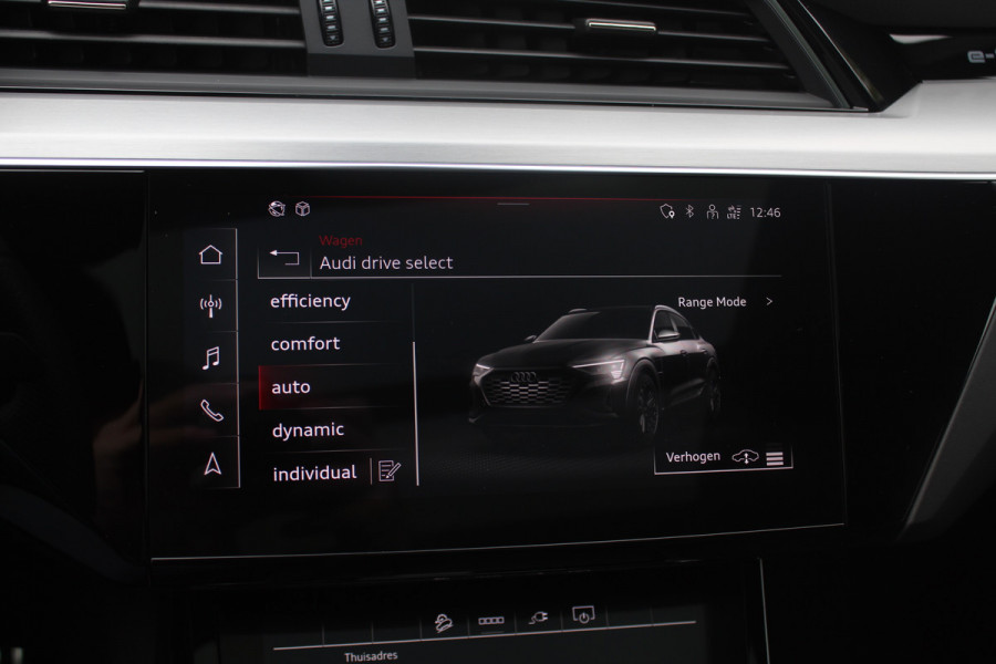 Audi Q8 Sportback e-tron 55 quattro S Edition Competition 115 kWh / SoH 94.8 % / Trekhaak / Panoramadak / Camera / Sfeerverlichting / 21'' / Keyless / Luchtvering / Stuurverwarming / DAB / ACC