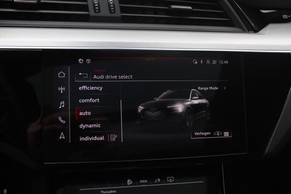 Audi Q8 Sportback e-tron 55 quattro S Edition Competition 115 kWh / SoH 94.8 % / Trekhaak / Panoramadak / Camera / Sfeerverlichting / 21'' / Keyless / Luchtvering / Stuurverwarming / DAB / ACC