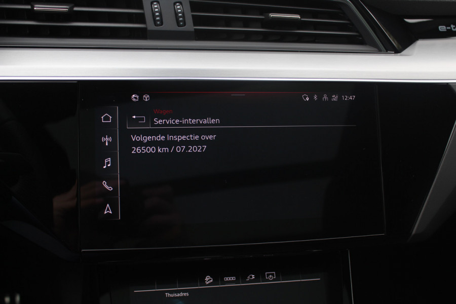 Audi Q8 Sportback e-tron 55 quattro S Edition Competition 115 kWh / SoH 94.8 % / Trekhaak / Panoramadak / Camera / Sfeerverlichting / 21'' / Keyless / Luchtvering / Stuurverwarming / DAB / ACC