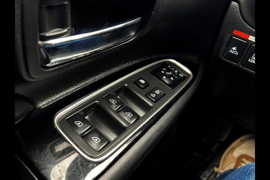 Mitsubishi Outlander 2.4 PHEV S-Edition 3D cam_Trekh_Goed onderhouden alle opties