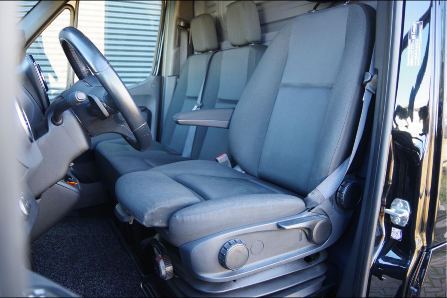 Mercedes-Benz Sprinter 319 3.0 CDI V6 L2H2 AUT. LED, 360 CAMERA, TREKHAAK, STANDKACHEL, MBUX 10'', CRUISE, NAVI, CLIMA, PARKEERSENSOREN