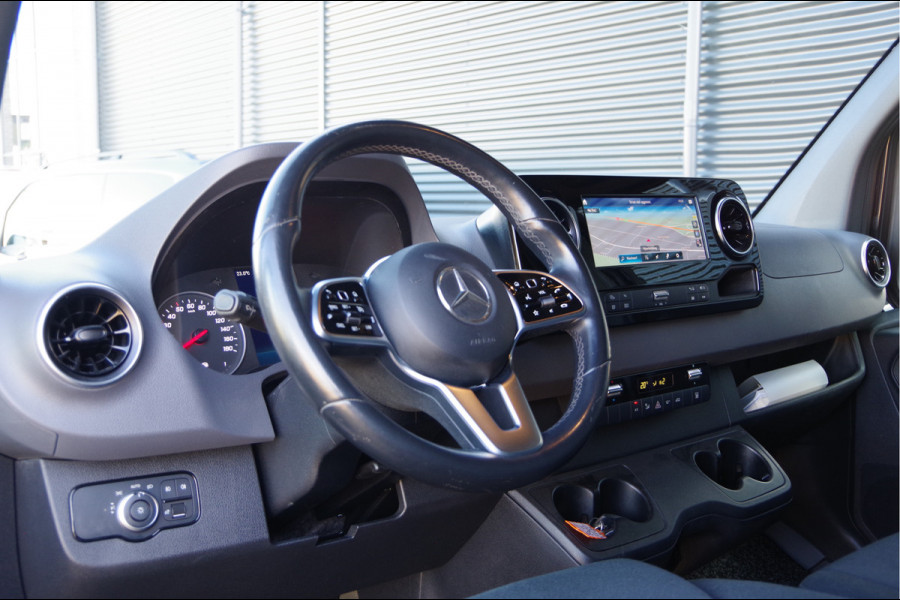 Mercedes-Benz Sprinter 319 3.0 CDI V6 L2H2 AUT. LED, 360 CAMERA, TREKHAAK, STANDKACHEL, MBUX 10'', CRUISE, NAVI, CLIMA, PARKEERSENSOREN