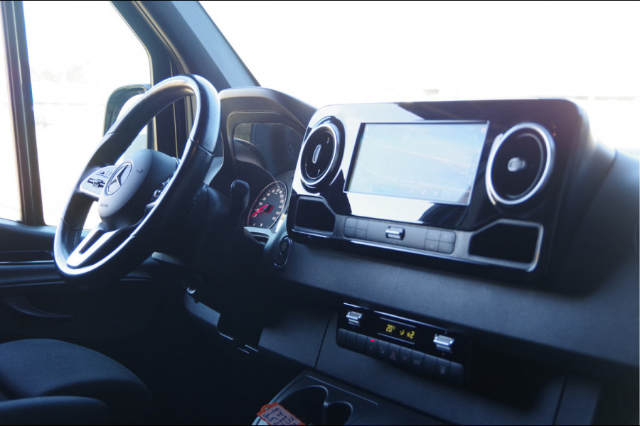 Mercedes-Benz Sprinter 319 3.0 CDI V6 L2H2 AUT. LED, 360 CAMERA, TREKHAAK, STANDKACHEL, MBUX 10'', CRUISE, NAVI, CLIMA, PARKEERSENSOREN