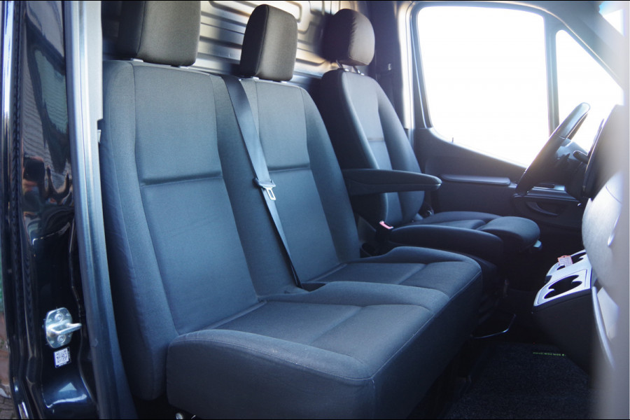Mercedes-Benz Sprinter 319 3.0 CDI V6 L2H2 AUT. LED, 360 CAMERA, TREKHAAK, STANDKACHEL, MBUX 10'', CRUISE, NAVI, CLIMA, PARKEERSENSOREN