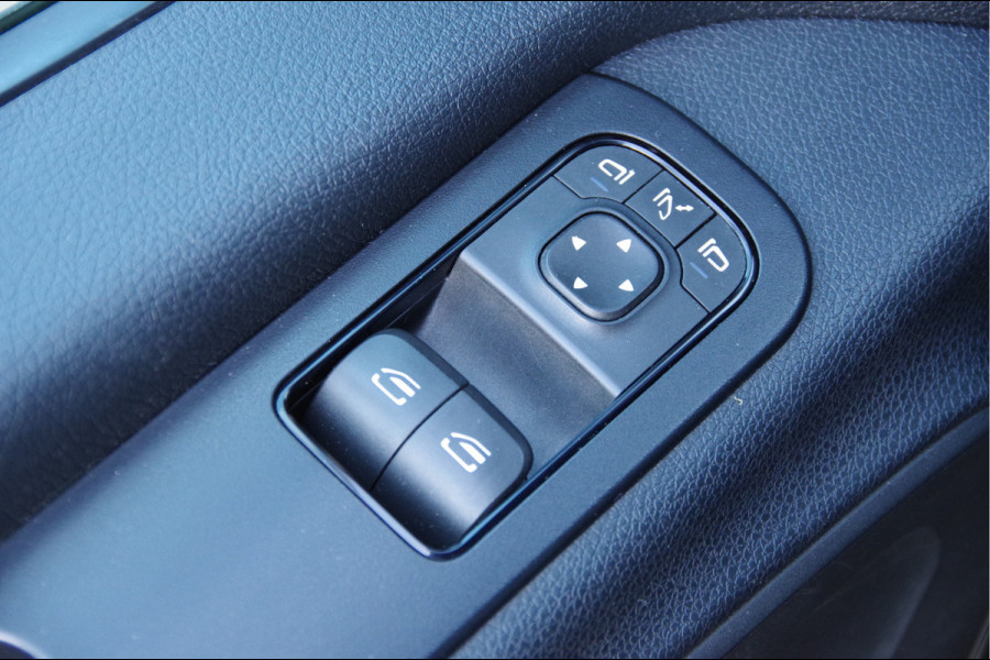 Mercedes-Benz Sprinter 319 3.0 CDI V6 L2H2 AUT. LED, 360 CAMERA, TREKHAAK, STANDKACHEL, MBUX 10'', CRUISE, NAVI, CLIMA, PARKEERSENSOREN