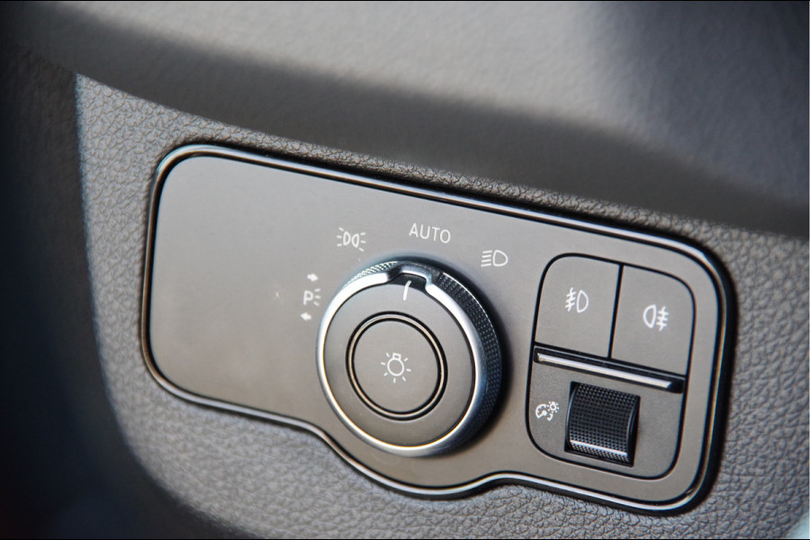 Mercedes-Benz Sprinter 319 3.0 CDI V6 L2H2 AUT. LED, 360 CAMERA, TREKHAAK, STANDKACHEL, MBUX 10'', CRUISE, NAVI, CLIMA, PARKEERSENSOREN