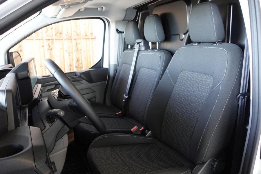 Ford Transit Custom 300 2.0 TDCI L2H1 Trend Nieuw Model Automaat 100 kw Navigatie Parkeersensoren Camera