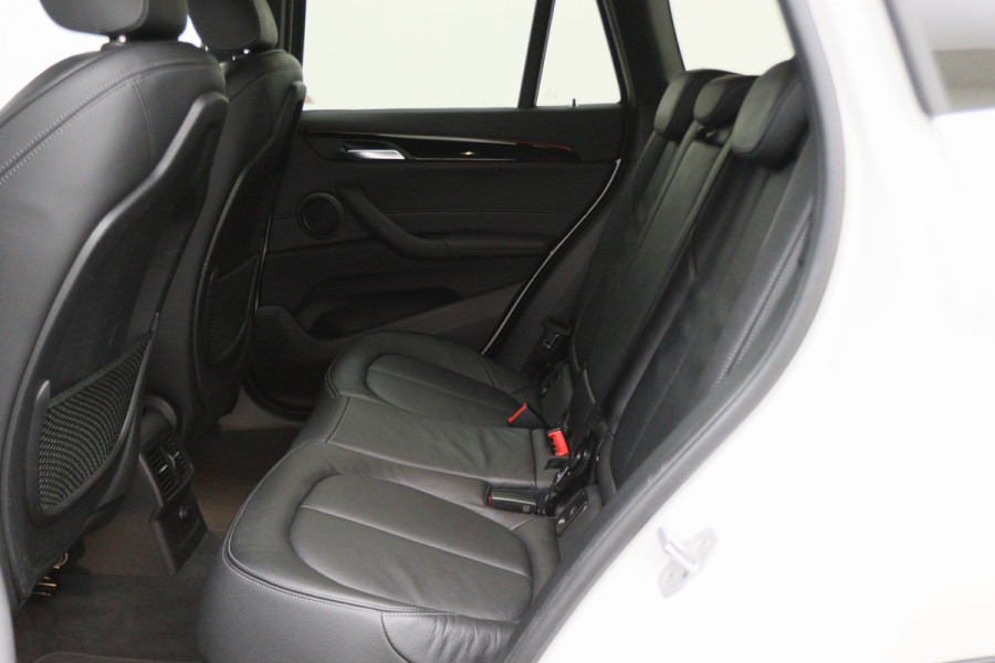 BMW X1 sDrive18i High Executive Automaat Leer, ACC, Head-Up, Navigatie, LED, Afn. Trekhaak, 18"