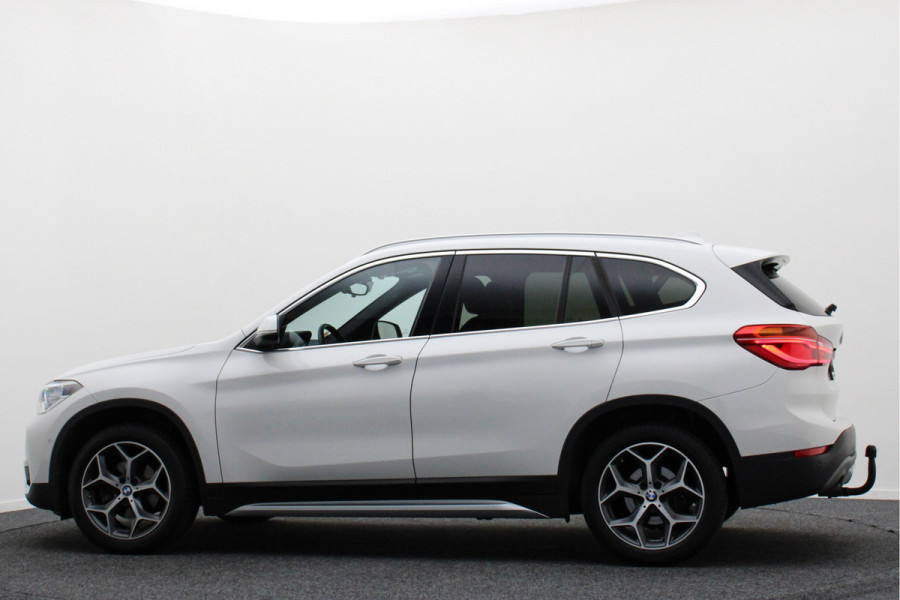 BMW X1 sDrive18i High Executive Automaat Leer, ACC, Head-Up, Navigatie, LED, Afn. Trekhaak, 18"