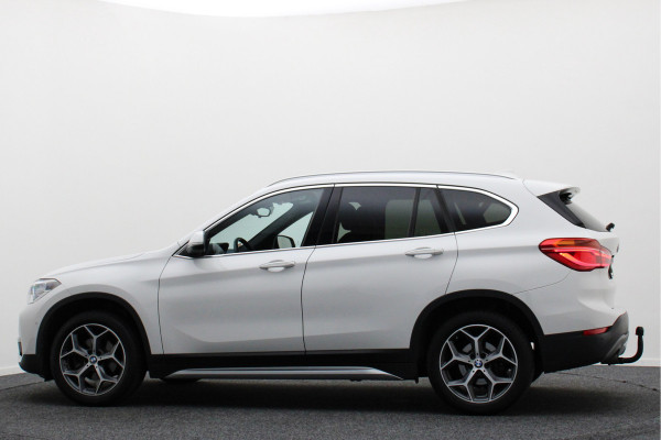 BMW X1 sDrive18i High Executive Automaat Leer, ACC, Head-Up, Navigatie, LED, Afn. Trekhaak, 18"