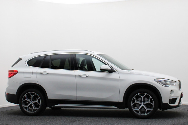 BMW X1 sDrive18i High Executive Automaat Leer, ACC, Head-Up, Navigatie, LED, Afn. Trekhaak, 18"