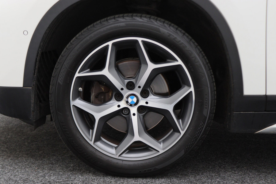 BMW X1 sDrive18i High Executive Automaat Leer, ACC, Head-Up, Navigatie, LED, Afn. Trekhaak, 18"