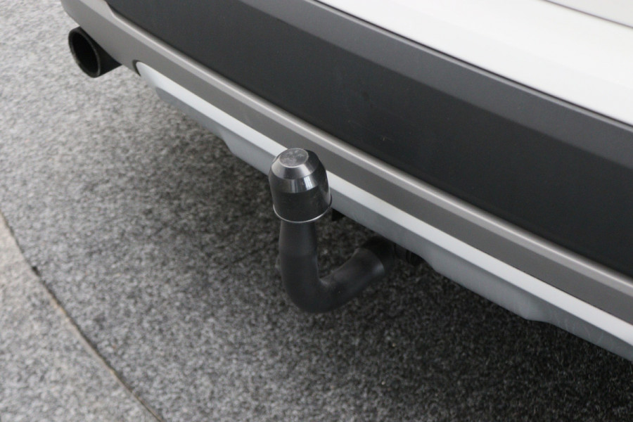 BMW X1 sDrive18i High Executive Automaat Leer, ACC, Head-Up, Navigatie, LED, Afn. Trekhaak, 18"