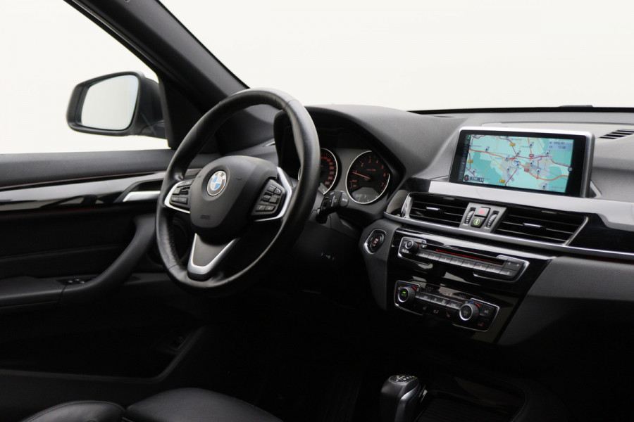 BMW X1 sDrive18i High Executive Automaat Leer, ACC, Head-Up, Navigatie, LED, Afn. Trekhaak, 18"