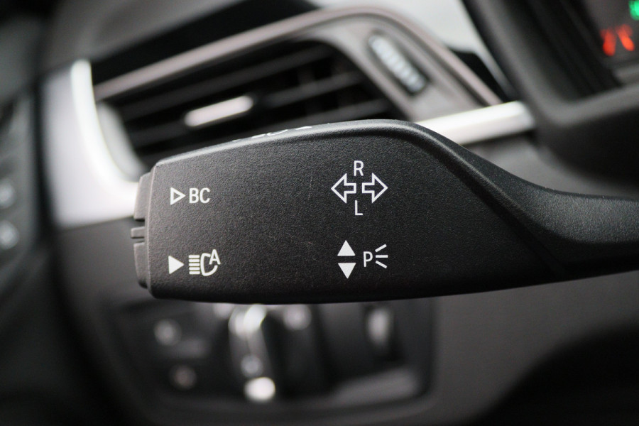 BMW X1 sDrive18i High Executive Automaat Leer, ACC, Head-Up, Navigatie, LED, Afn. Trekhaak, 18"