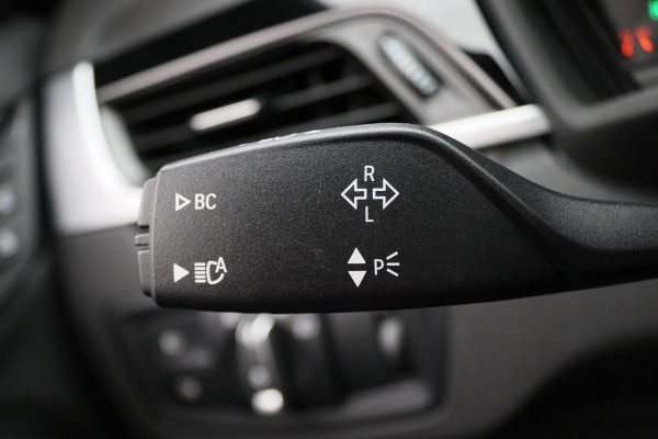 BMW X1 sDrive18i High Executive Automaat Leer, ACC, Head-Up, Navigatie, LED, Afn. Trekhaak, 18"