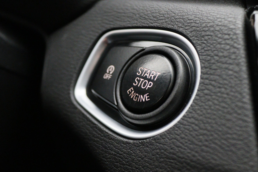 BMW X1 sDrive18i High Executive Automaat Leer, ACC, Head-Up, Navigatie, LED, Afn. Trekhaak, 18"