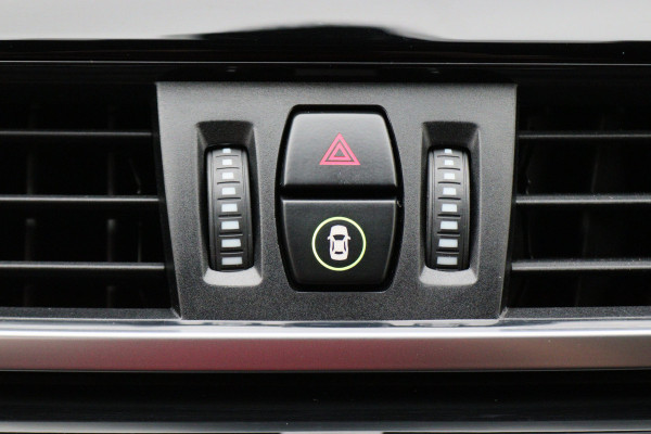 BMW X1 sDrive18i High Executive Automaat Leer, ACC, Head-Up, Navigatie, LED, Afn. Trekhaak, 18"