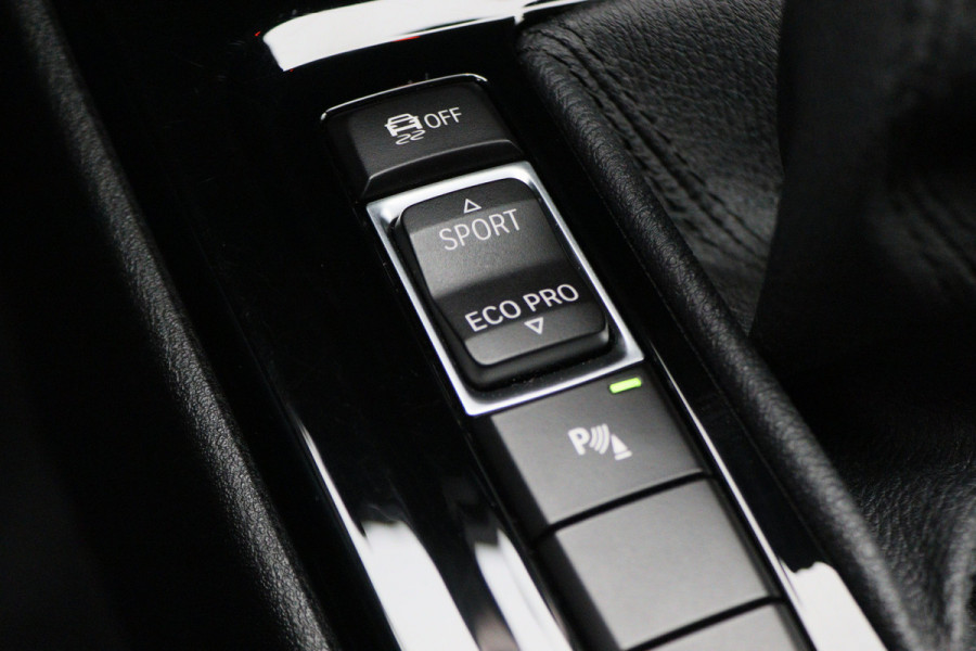 BMW X1 sDrive18i High Executive Automaat Leer, ACC, Head-Up, Navigatie, LED, Afn. Trekhaak, 18"