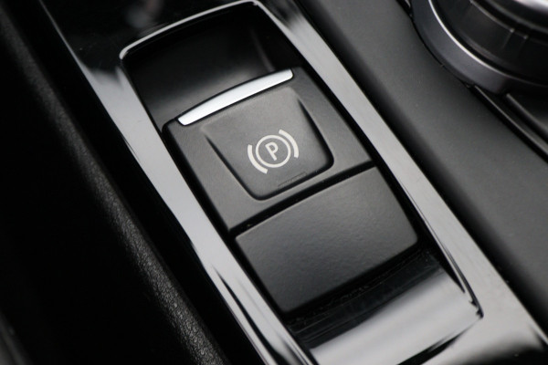 BMW X1 sDrive18i High Executive Automaat Leer, ACC, Head-Up, Navigatie, LED, Afn. Trekhaak, 18"