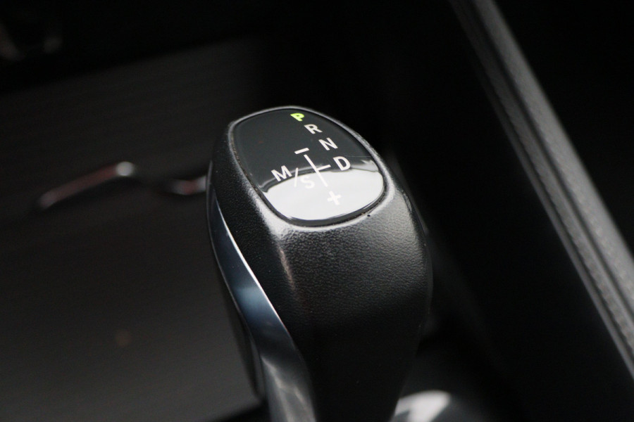 BMW X1 sDrive18i High Executive Automaat Leer, ACC, Head-Up, Navigatie, LED, Afn. Trekhaak, 18"