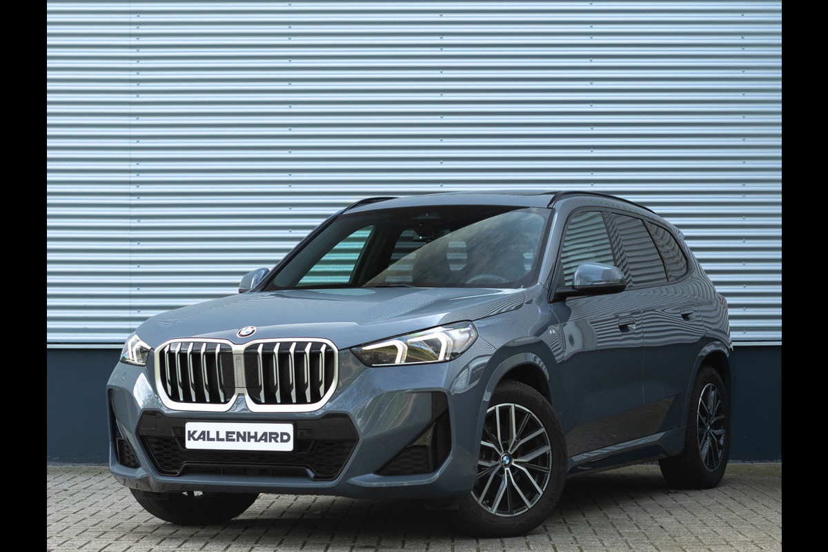 BMW X1 sDrive18i M-Sport - Pano - Trekhaak - Driving Ass Plus - Harman Kardon