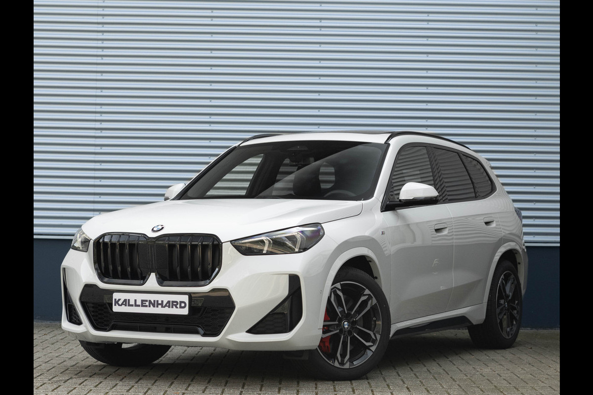 BMW X1 sDrive18i M-Sport Pro - Pano - Trekhaak - Driving Ass Plus - Harman Kardon
