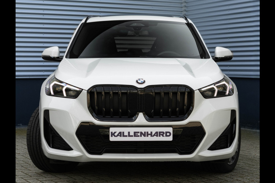 BMW X1 sDrive18i M-Sport Pro - Pano - Trekhaak - Driving Ass Plus - Harman Kardon