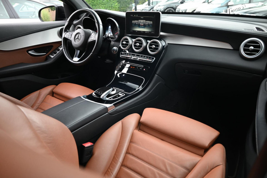 Mercedes-Benz GLC Coupé 350e 4MATIC Premium 320 PK AMG Luchtvering 360 Camera Keyless 19''
