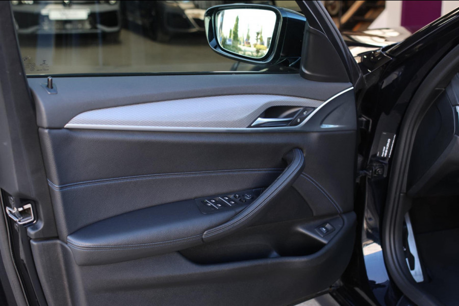 BMW 5 Serie Touring 530i M-Sport *Pano*Camera*Head-Up*Trekhaak*