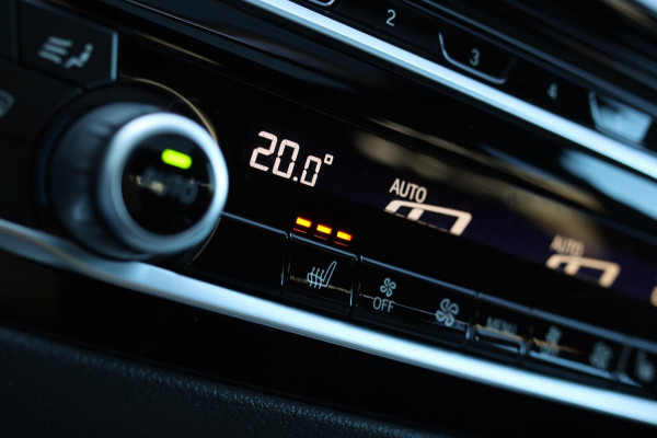 BMW 5 Serie Touring 530i M-Sport *Pano*Camera*Head-Up*Trekhaak*
